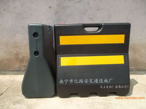 广西南宁市亿路安交通设施厂批发供应广西交通设备厂,防撞桶,隔离墩,标志牌