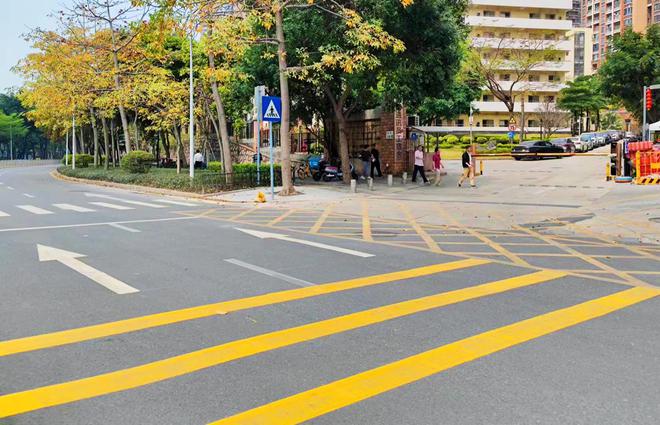 守护千名小学生过马路,南山这条路有新变化